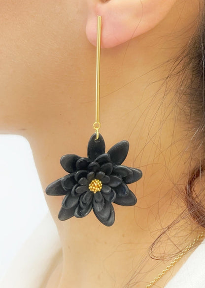 Pendientes FLORES Negros con dorado NER04