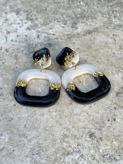 Pendientes VITTORIA negro y blanco con dorado NOR01